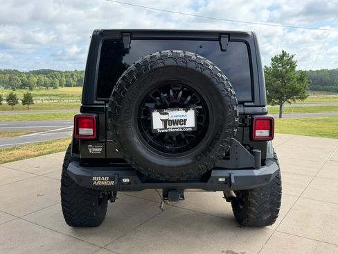 Used 2020 Jeep Wrangler Unlimited Sahara AWD/4WD image 6