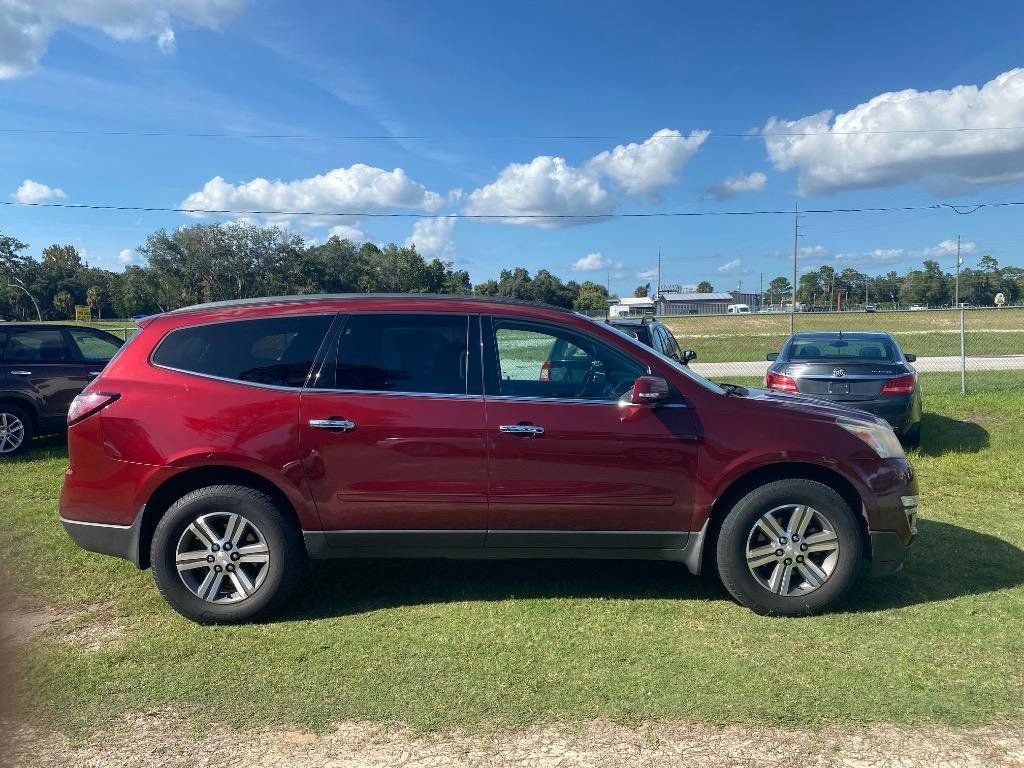Used 2017 Chevrolet Traverse LT FWD image 3