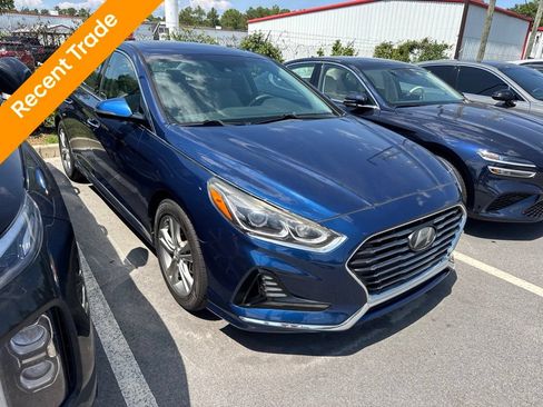 Used 2018 Hyundai Sonata Limited w/ Limited Ultimate Package 03 FWD image 2
