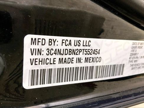Used 2023 Jeep Compass Latitude AWD/4WD image 33