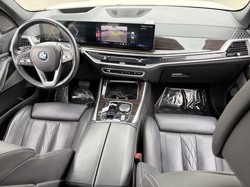 Used 2025 BMW X5 xDrive50e AWD/4WD image 16