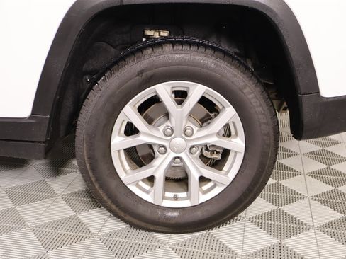 Used 2023 Jeep Grand Cherokee Limited image 18