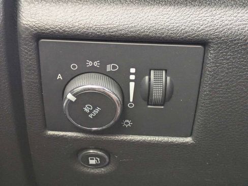 Used 2022 Jeep Grand Cherokee Laredo X RWD image 25