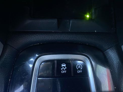 Used 2024 Toyota Corolla Cross XLE image 30