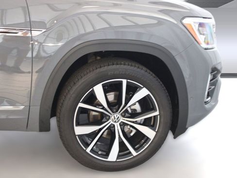 New 2026 Volkswagen Atlas Cross Sport SEL Premium R-Line image 11