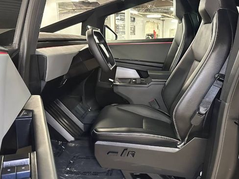 Used 2025 Tesla Cybertruck Cyberbeast AWD/4WD image 20