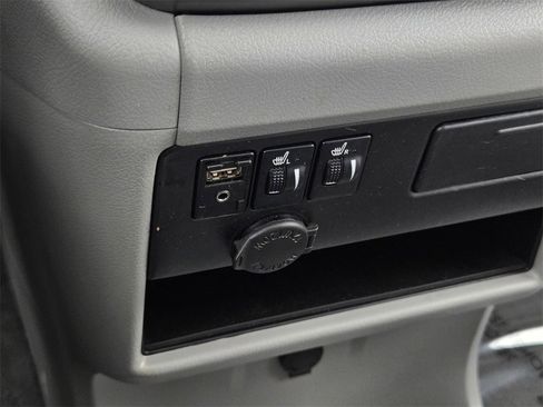 Used 2017 Toyota Sienna XLE image 22