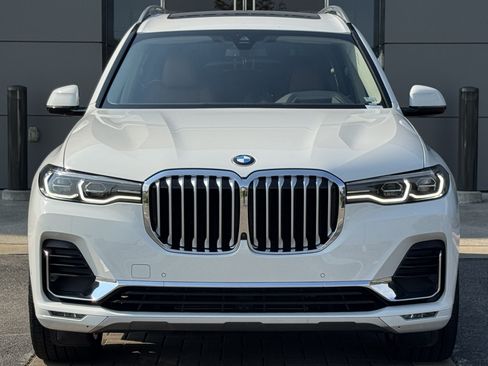 Used 2022 BMW X7 xDrive40i w/ Premium Package AWD/4WD image 8