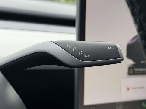 Used 2024 Tesla Model Y Long Range AWD/4WD image 6
