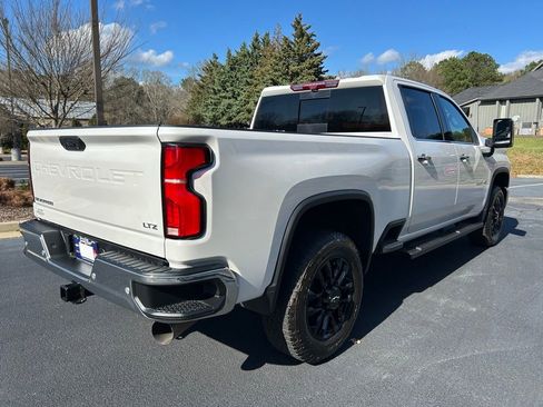 Used 2024 Chevrolet Silverado 2500 LTZ w/ LTZ Premium Package image 27