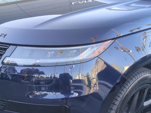 Used 2023 Land Rover Range Rover Sport SE Dynamic image 10