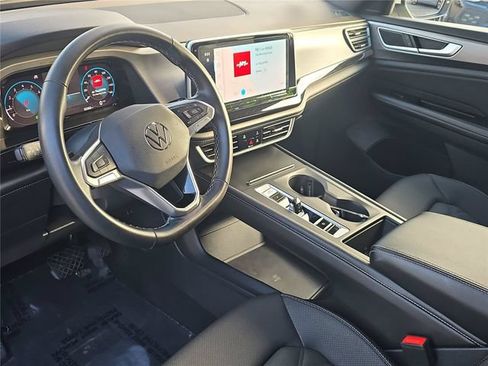 Used 2025 Volkswagen Atlas Cross Sport SE AWD/4WD image 14