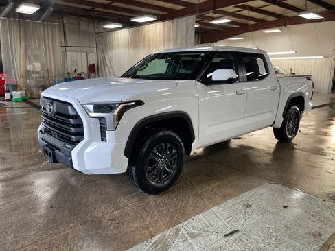 Used 2024 Toyota Tundra SR5 w/ SR5 Convenience Package AWD/4WD image 1