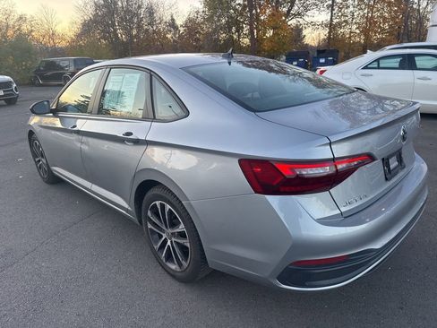 Used 2023 Volkswagen Jetta Sport image 6