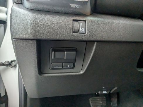 New 2025 GMC Canyon Elevation w/ Convenience Package image 15