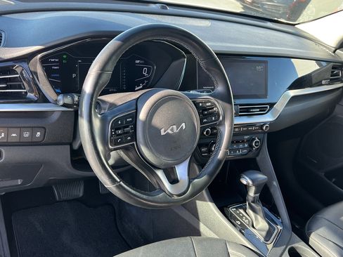 Certified 2022 Kia Niro EX Premium image 22