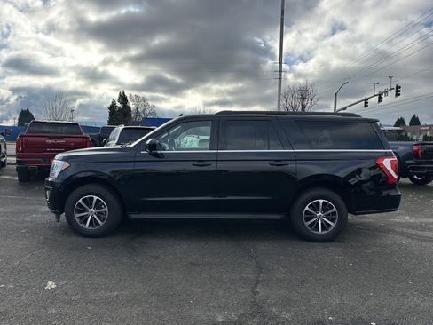 Used 2021 Ford Expedition Max XLT image 2