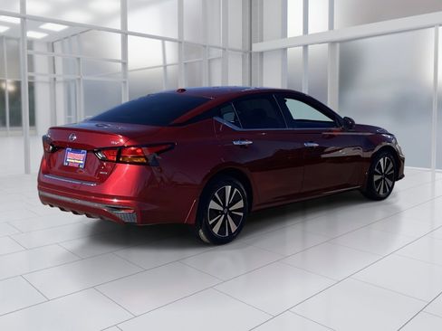 Certified 2022 Nissan Altima 2.5 SV image 6