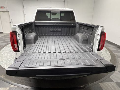 Used 2021 GMC Sierra 1500 SLT w/ SLT Premium Package AWD/4WD image 30