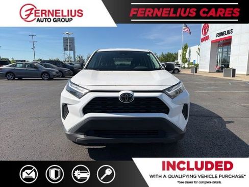 Used 2024 Toyota RAV4 LE AWD/4WD image 4