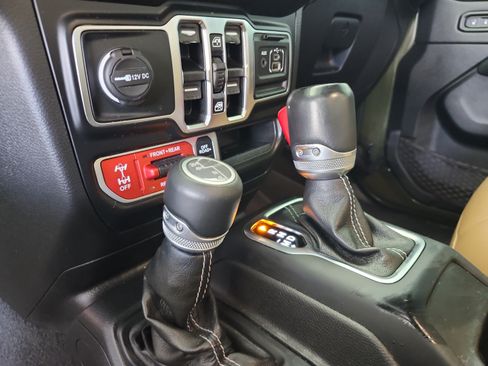 Used 2022 Jeep Wrangler Unlimited Rubicon w/ Steel Bumper Group AWD/4WD image 10