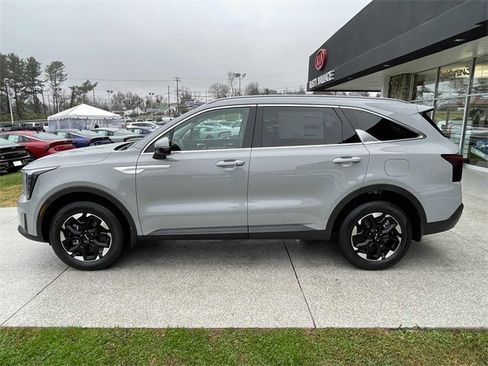 New 2026 Kia Sorento S image 7