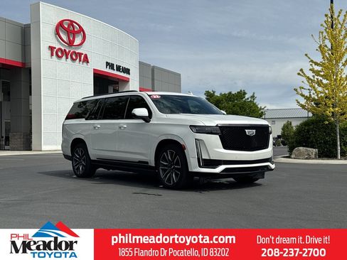 Used 2022 Cadillac Escalade ESV Sport Platinum w/ Heavy-Duty Trailer Package AWD/4WD image 1