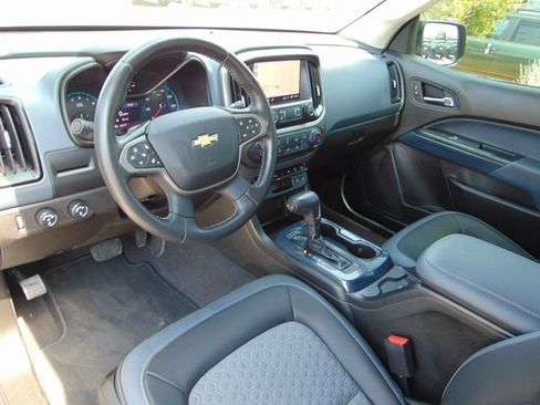 Used 2021 Chevrolet Colorado Z71 w/ Safety Package AWD/4WD image 11
