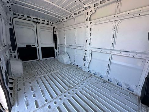 Used 2024 RAM ProMaster 2500 w/ Convenience Group FWD image 25
