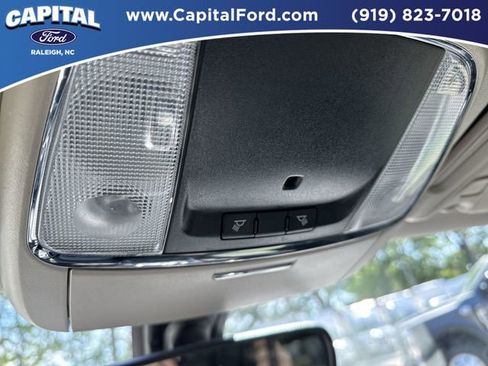Used 2023 Chrysler 300 Touring w/ Sport Appearance Package RWD image 31