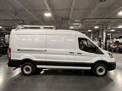 Used 2023 Ford Transit 250 Medium Roof image 5