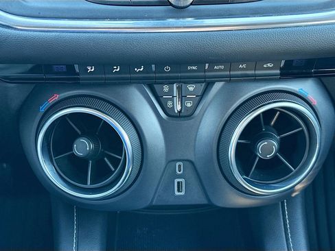 Used 2023 Chevrolet Blazer LT image 15