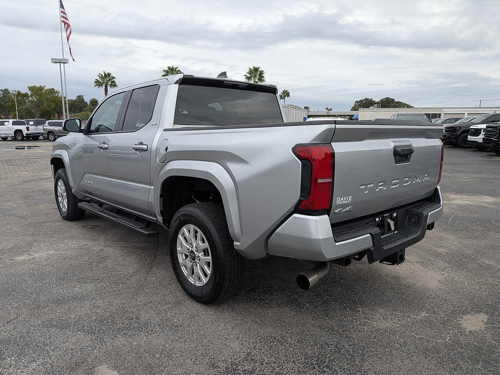 Used 2025 Toyota Tacoma SR5 AWD/4WD image 6