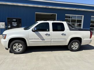 Used 2008 Chevrolet Avalanche LTZ w/ LTZ Preferred Equipment Group image 1