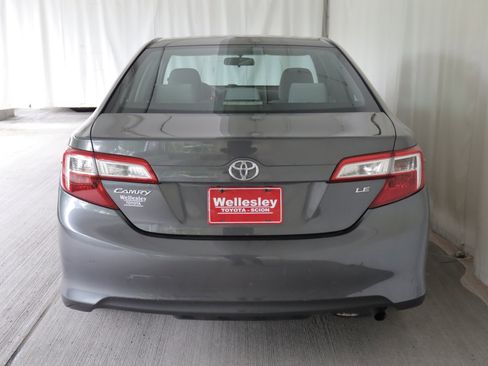 Used 2013 Toyota Camry LE FWD image 23