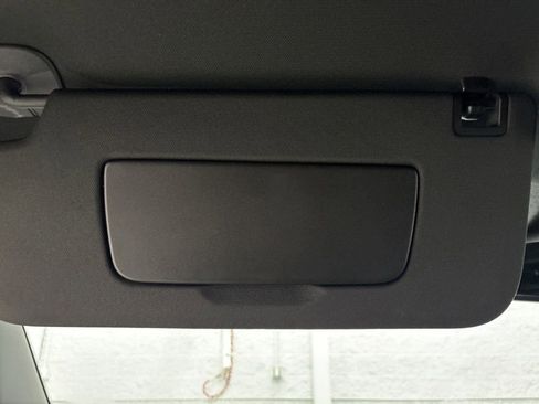 Used 2024 Chevrolet Suburban LT image 19