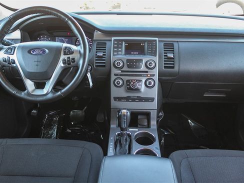 Used 2019 Ford Flex SE image 16