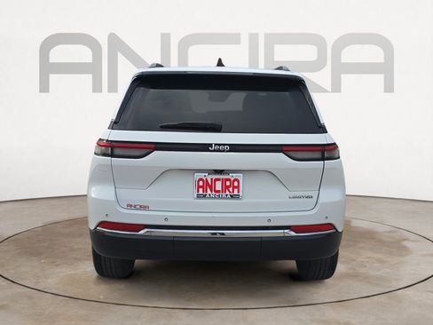 Used 2023 Jeep Grand Cherokee Limited w/ Trailer Tow Prep Group (B) image 9