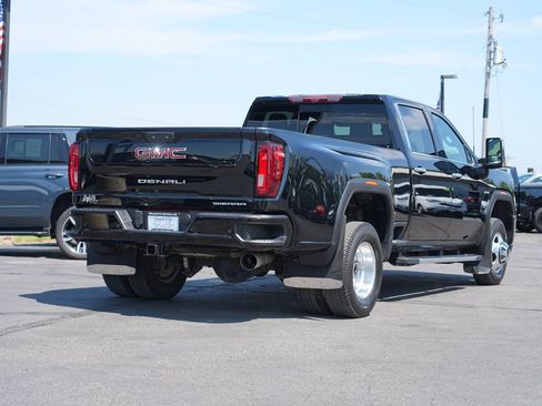 Used 2023 GMC Sierra 3500 Denali w/ Denali Ultimate Package AWD/4WD image 3