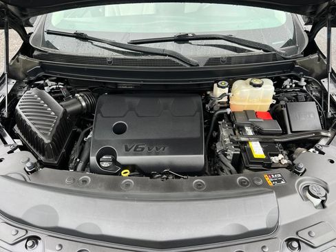 Used 2022 Buick Enclave Essence w/ Experience Buick Package FWD image 12