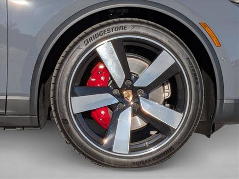 New 2025 Porsche Macan 4S Electric image 28