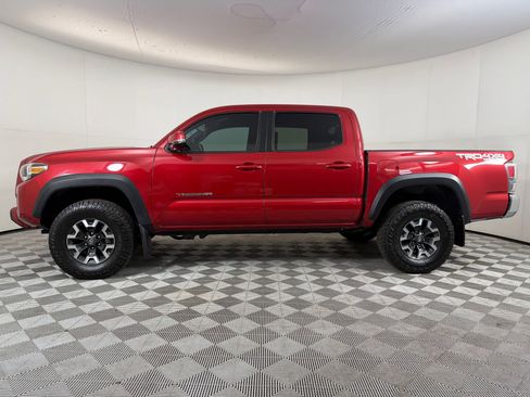 Used 2020 Toyota Tacoma TRD Off-Road AWD/4WD image 2