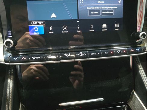 Used 2023 Jeep Wagoneer L Series II image 18