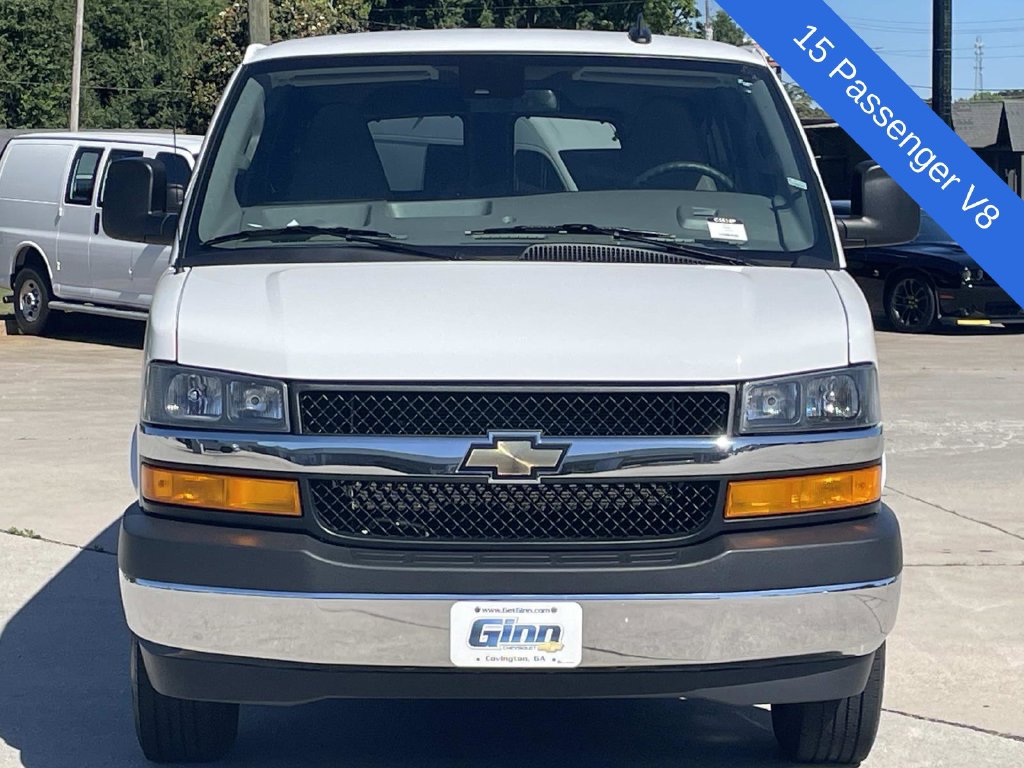 Used 2025 Chevrolet Express 3500 LT w/ LT Preferred Equipment Group RWD image 6