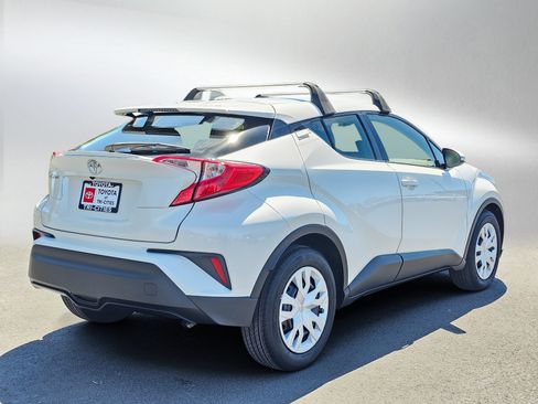 Used 2021 Toyota C-HR LE FWD image 5