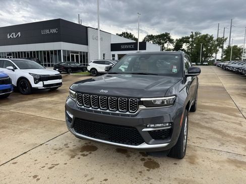 Used 2025 Jeep Grand Cherokee Summit AWD/4WD image 5