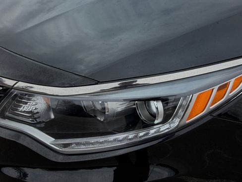 Used 2018 Kia Optima EX FWD image 10