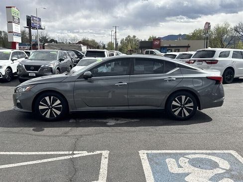 Used 2021 Nissan Altima 2.5 SV FWD image 4