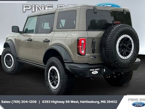 New 2025 Ford Bronco Badlands image 2