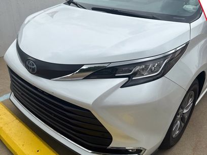 Used 2023 Toyota Sienna XLE